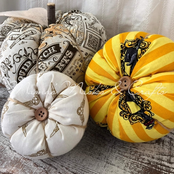 Harry Potter Hufflepuff Inspired Pumpkin Set 🦡 - Picture 5 of 6